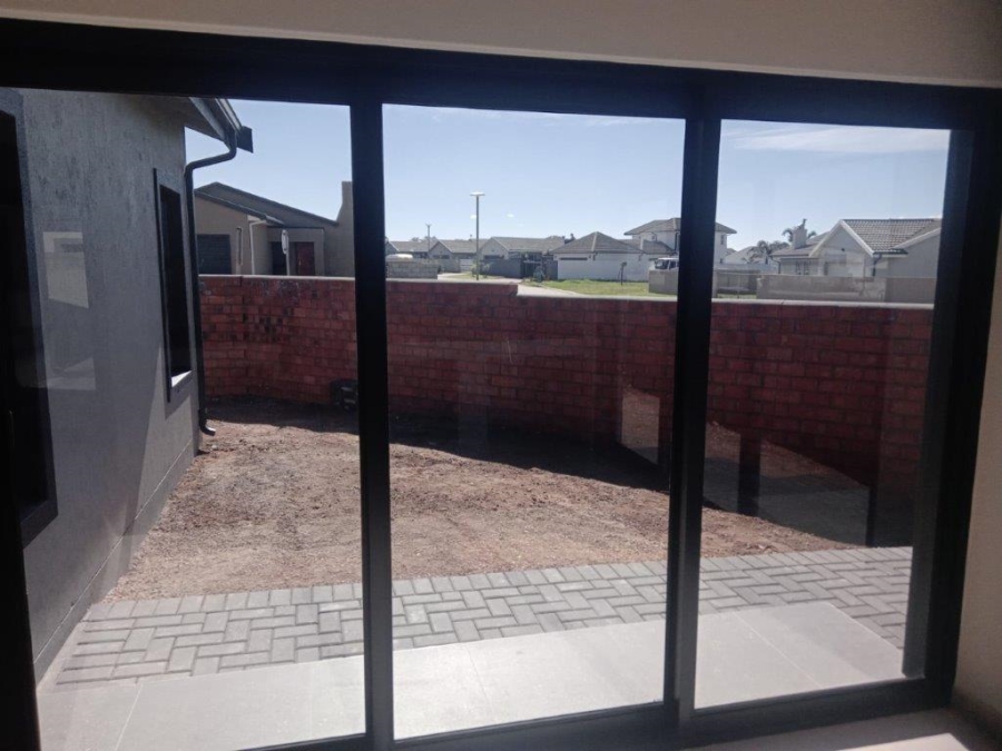 3 Bedroom Property for Sale in Wavecrest Eastern Cape